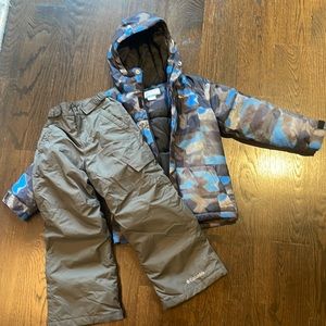 Boys Columbia coat and snow pants. Size XS (7-8). Excellent condition
